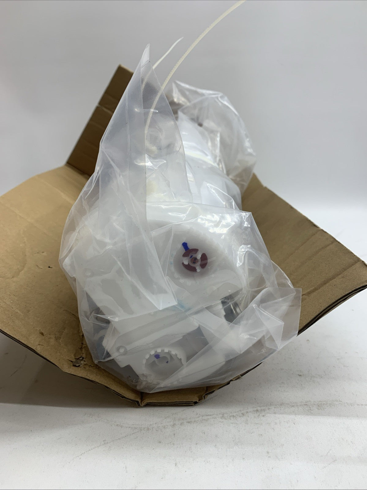 For Nissan Frontier 2.5L 4.0L 2005 2006 2007 2008 2009-2015 E8743M Fuel Pump For