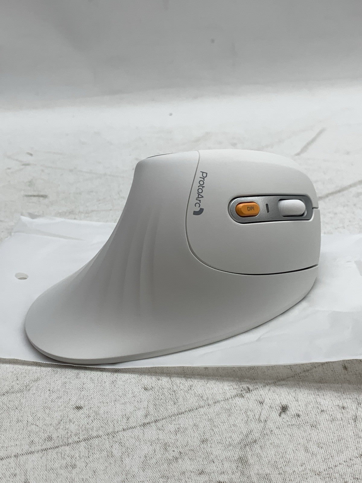 ProtoArc EM11 NL Rechargeable Multi-Device Ergonomic Vertical PC/Laptop Mouse