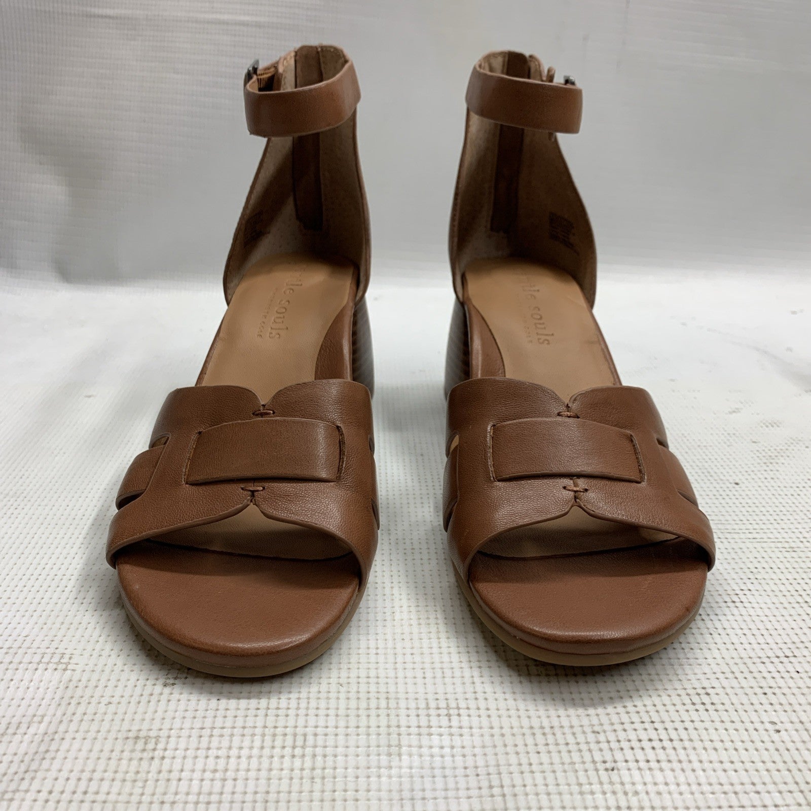 Gentle Souls by Kenneth Cole MYLA Heeled Sandal Brown GS24MYL02 Strappy Size 9.5