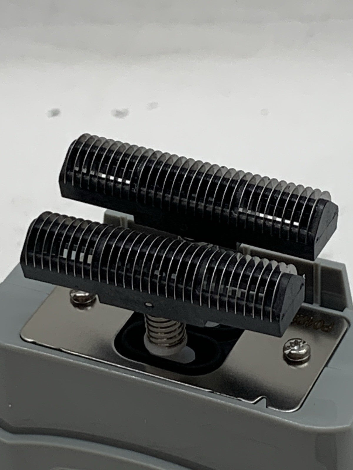 Andis Professional TS-1 Pro Foil Shaver Lithium Titanium with Charger, Gray