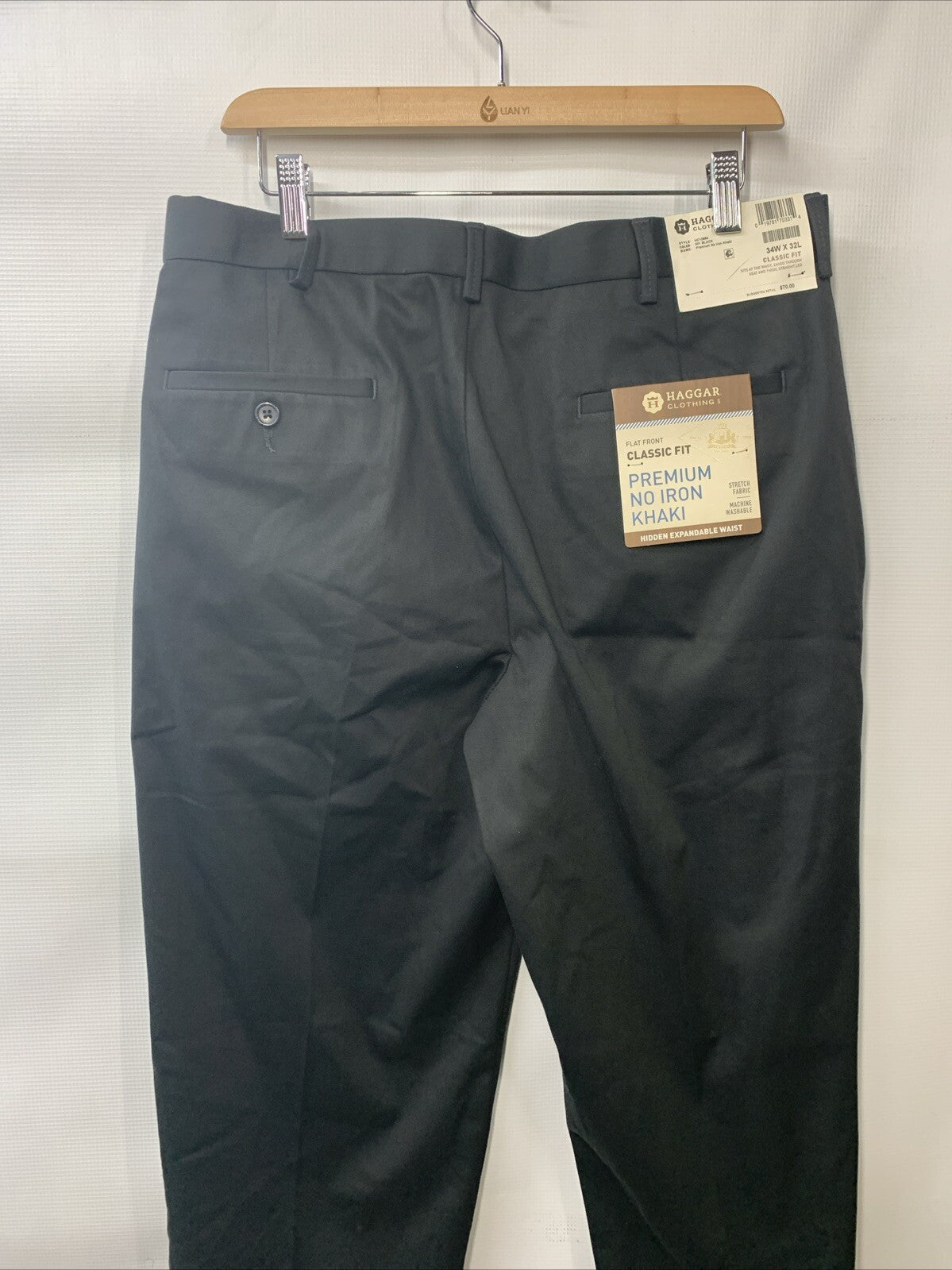 Haggar Mens Premium Khaki Classic Fit Flat Front Hidden Comfort-Black 34 X 32L
