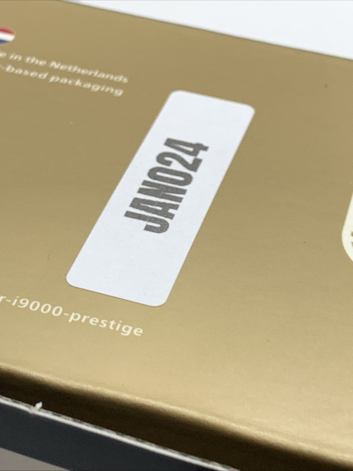 Philips Norelco Shaver i9000 Prestige, Wet & Dry Electric Facial Shaver XP9204