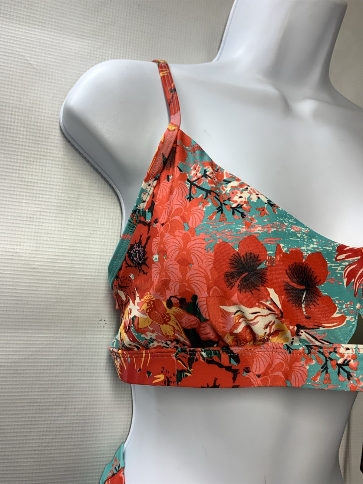 RELLECIGA Low Waisted Bikini Set Scoop Neck Cutout Two Piece Swimsuit Floral Med