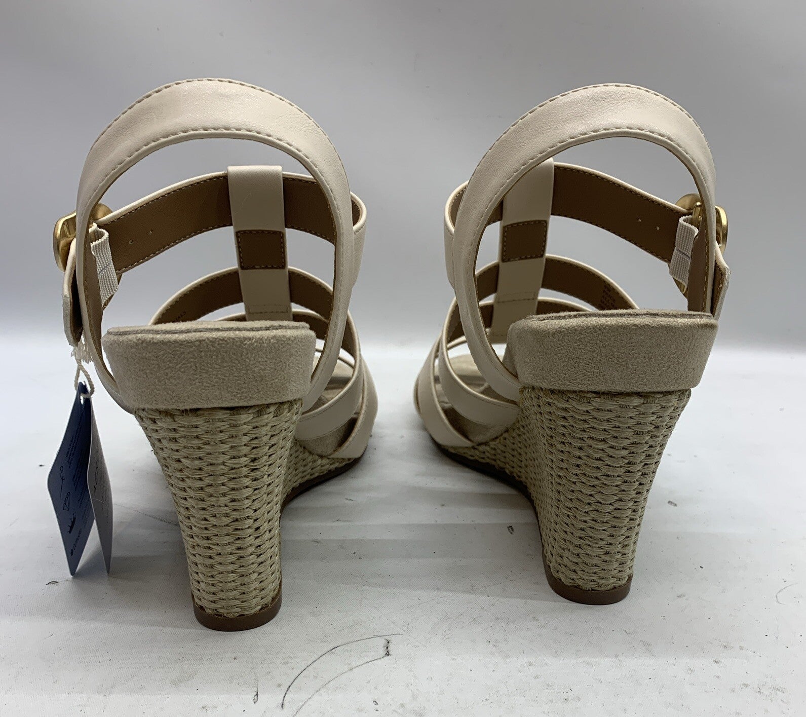 Woman's Sandals Aerosoles Paige Wedge Heel Sandal 9W Eggnog Buckled anklestrap