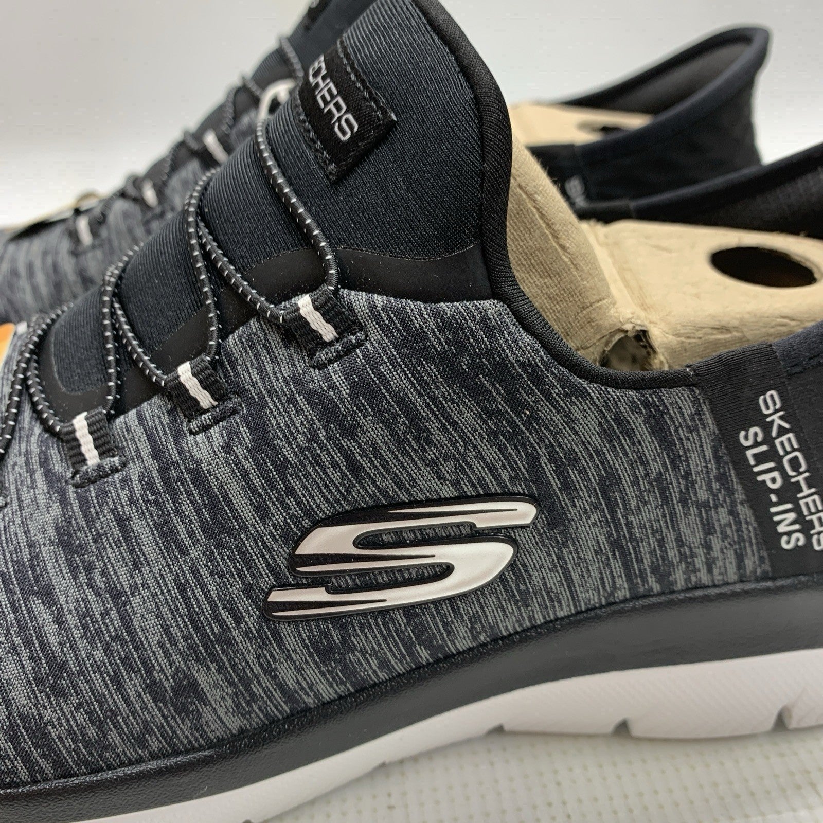 Skechers Women's Summits Dazzling Haze Slip-Ins Size 8.5 Black Low-top 1499378W