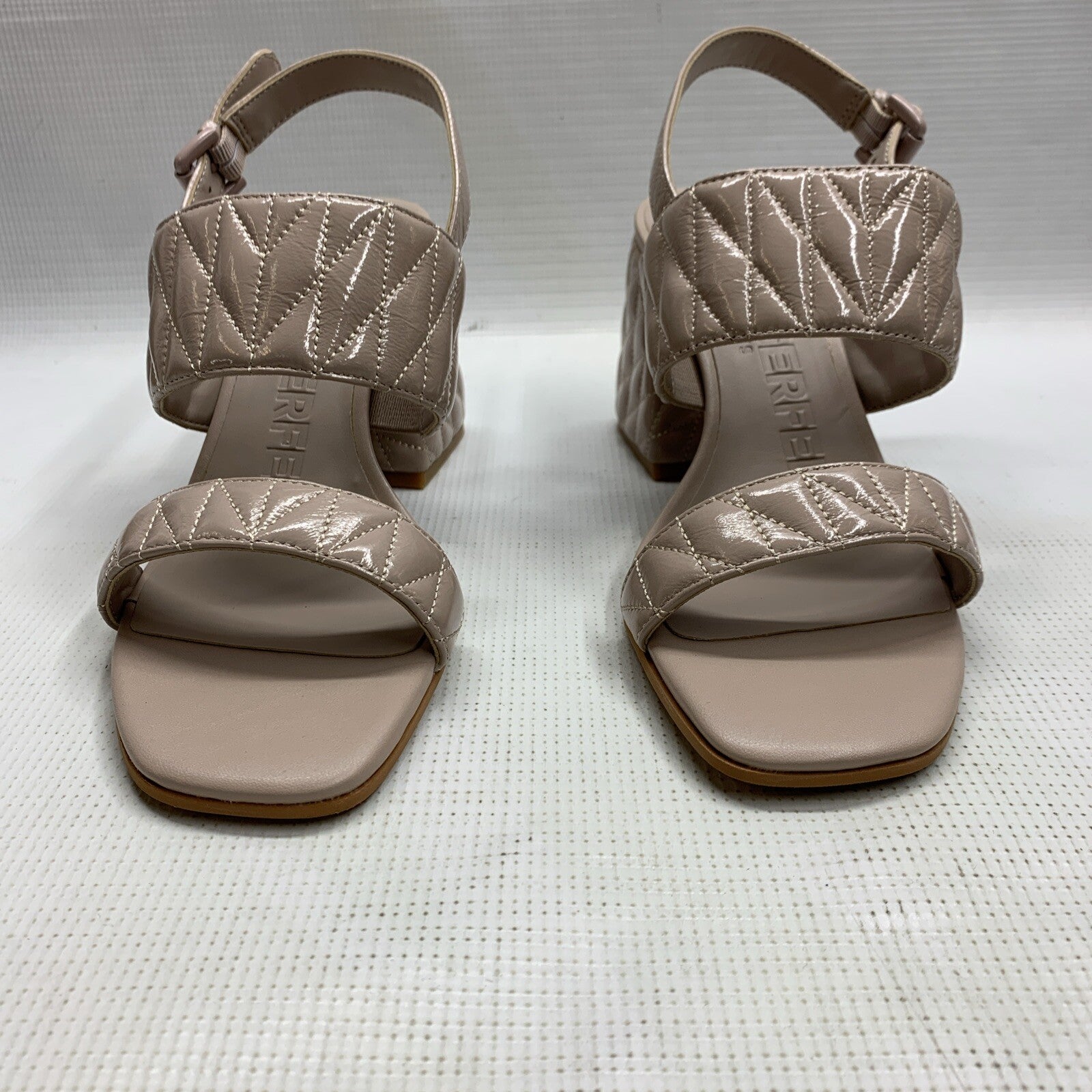 Karl Lagerfeld Paris Women’s Everyday Helled Sarina Sandal In Dune Pink Size 9