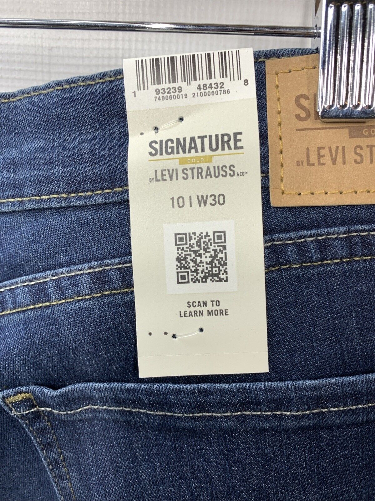 Women's Mid-Rise Slim Fit Capri Pants Blue Laguna Size 10 Super Stretch Fabric