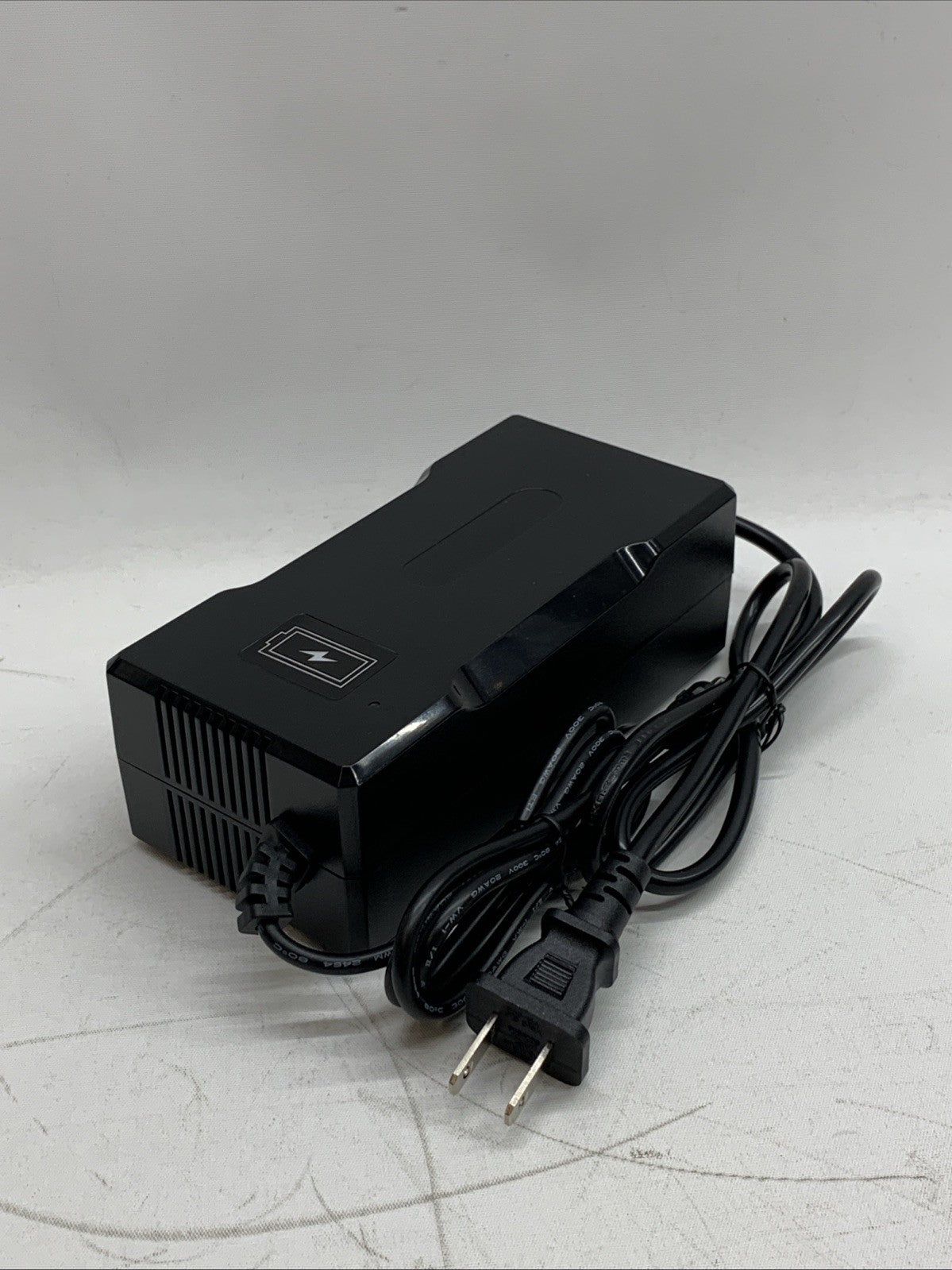 Battery 54.6v4a Power Supply Adapter Charger Model XM2703 100-240VAC 50/60Hz