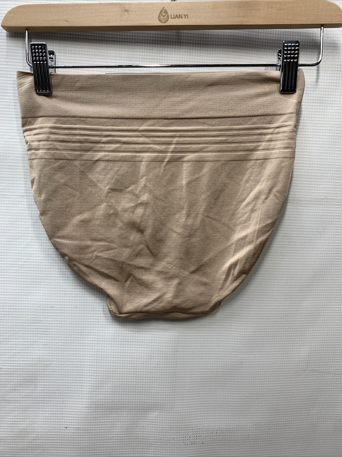 Warners No Pinching No Problem Seamless Hi-Cut Brief Underwear Small RT5501P-212