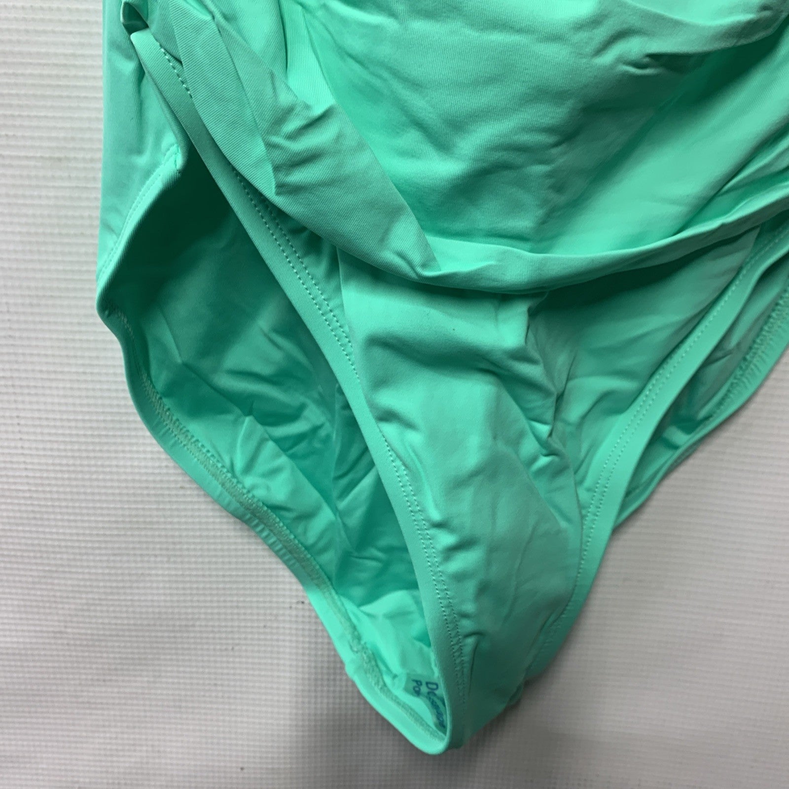 La Blanca Women's Island Goddess Shirred Side One Piece Swimsuit Swimwear Size 8