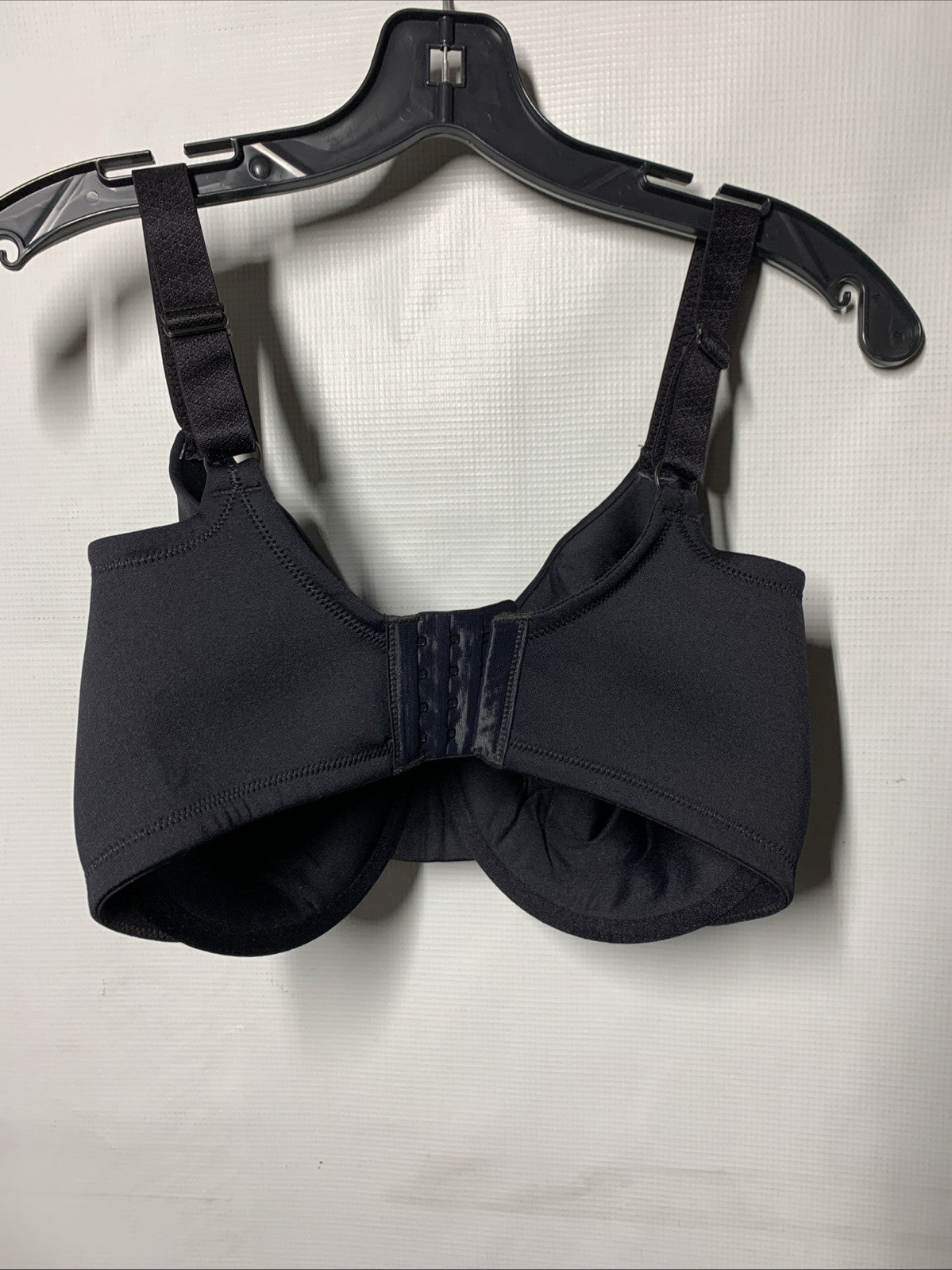 Black Vanity Fair 76080 Beauty Back Smoothing Full Figure Minimizer Bra in size 34H, designed for comfortable support and shaping.