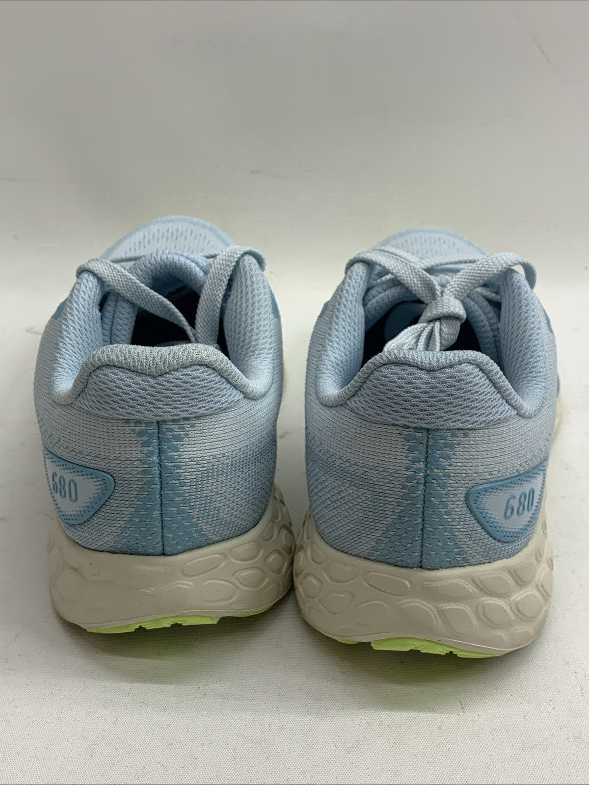 New Balance Women's Fresh Foam W680LT8 Running Shoes Lightweight Sz 5.5 Lace-up