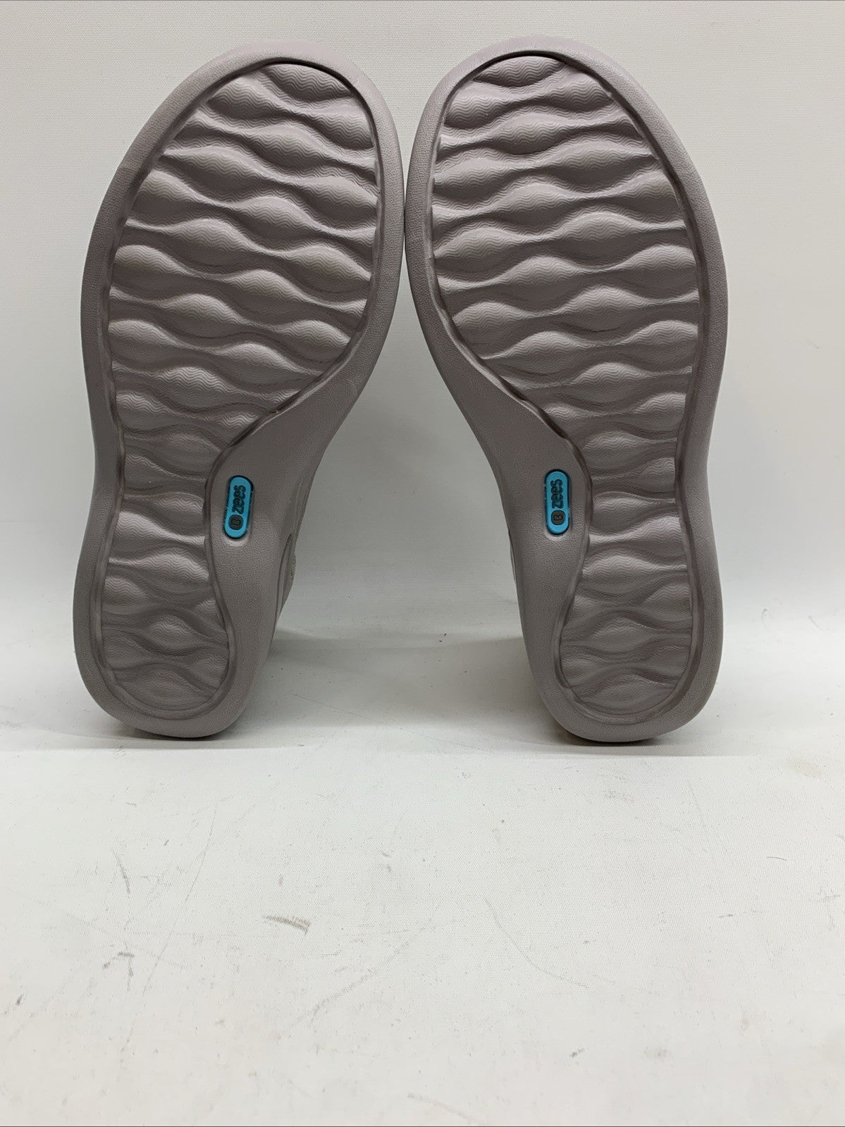 BZees Women's Niche Slip On Comfort Ballet Flat Sliver Cloud F56204F250 Size 6.5