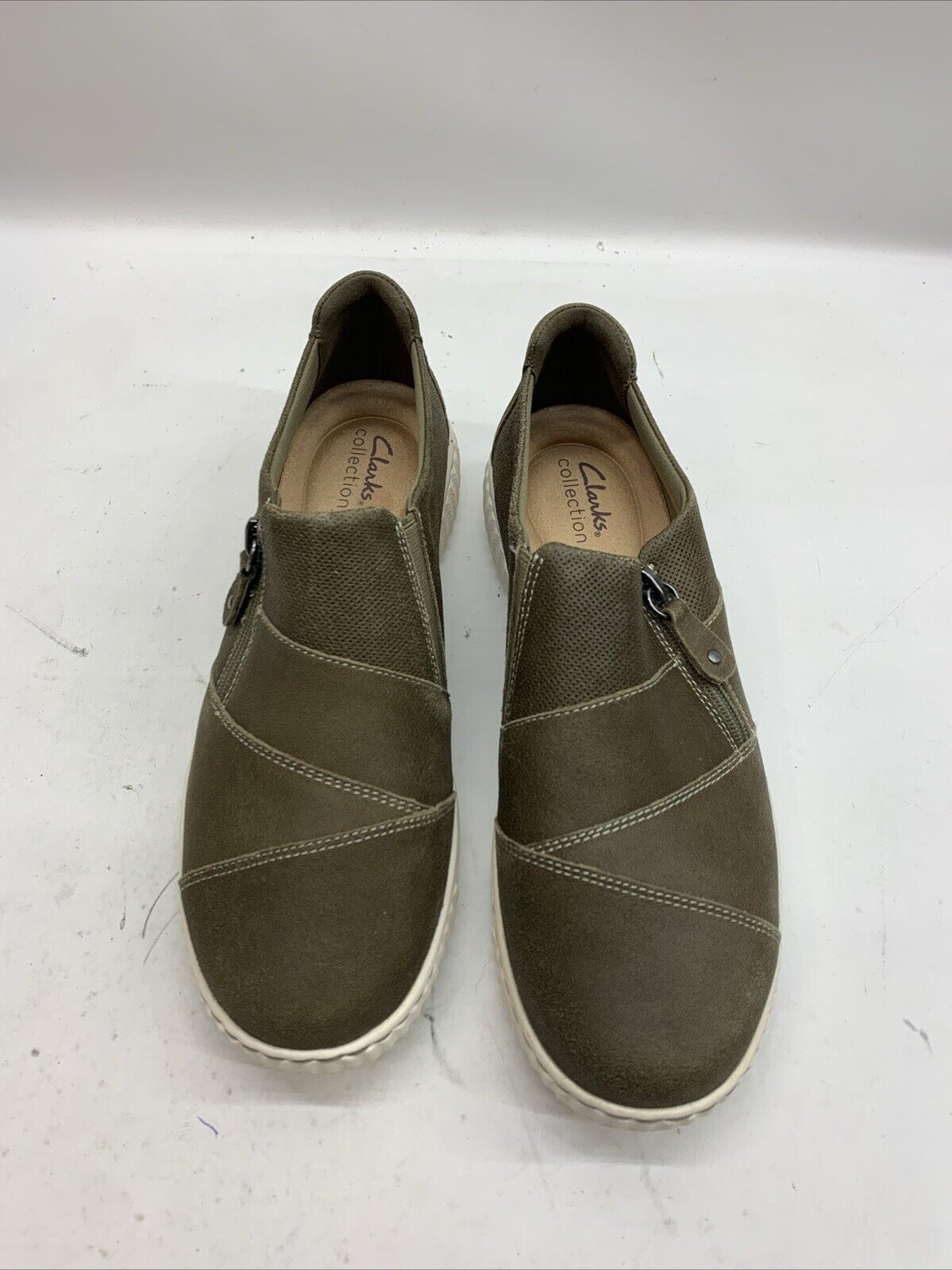 Clarks Womens Caroline Grace Shoes Olive Suede Size 8.5M Round-toe Comfort Flats