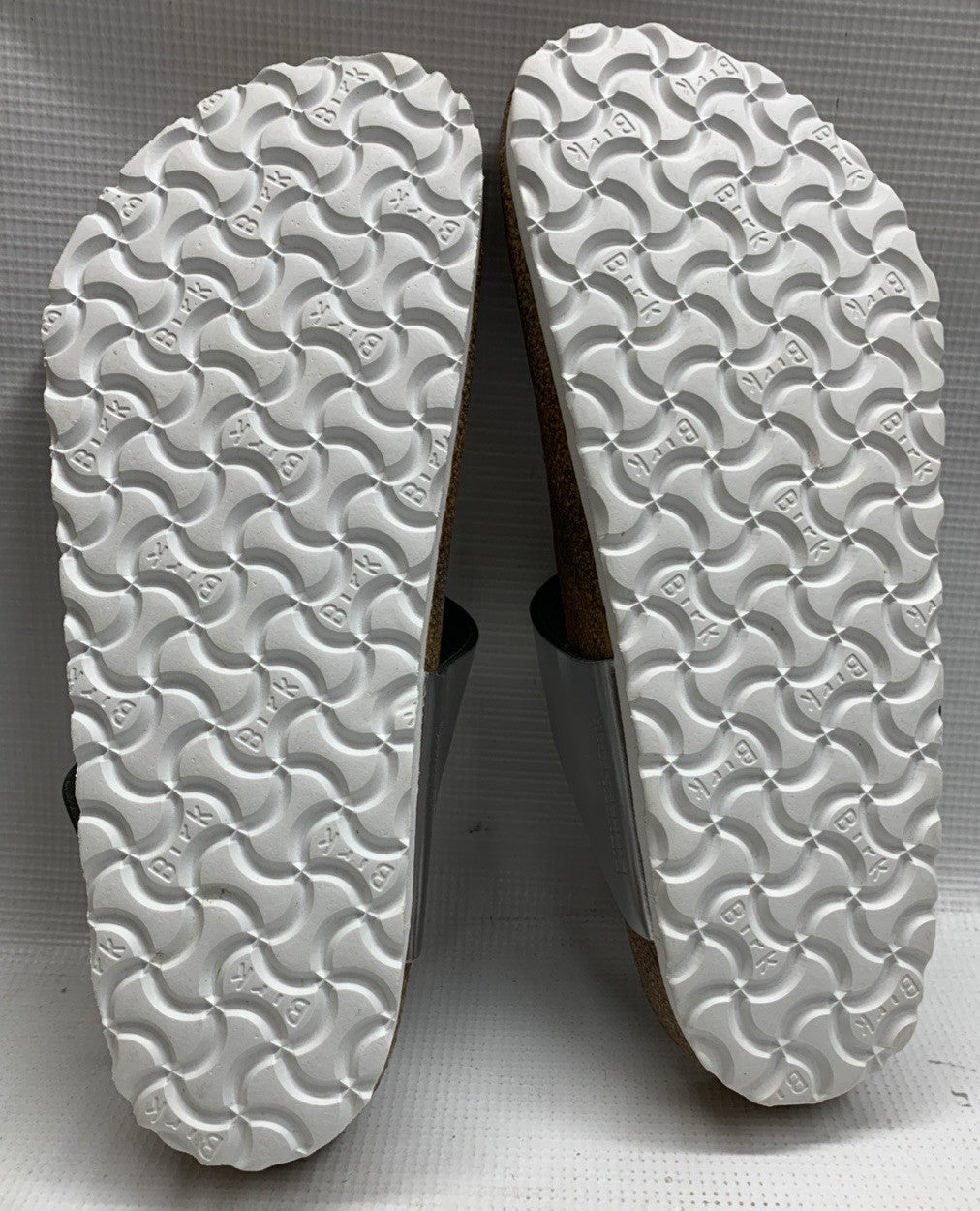 Birkenstock Women's Flip Flop Flo Metallic Sliver Size 10 Slip-on Thong Sandals