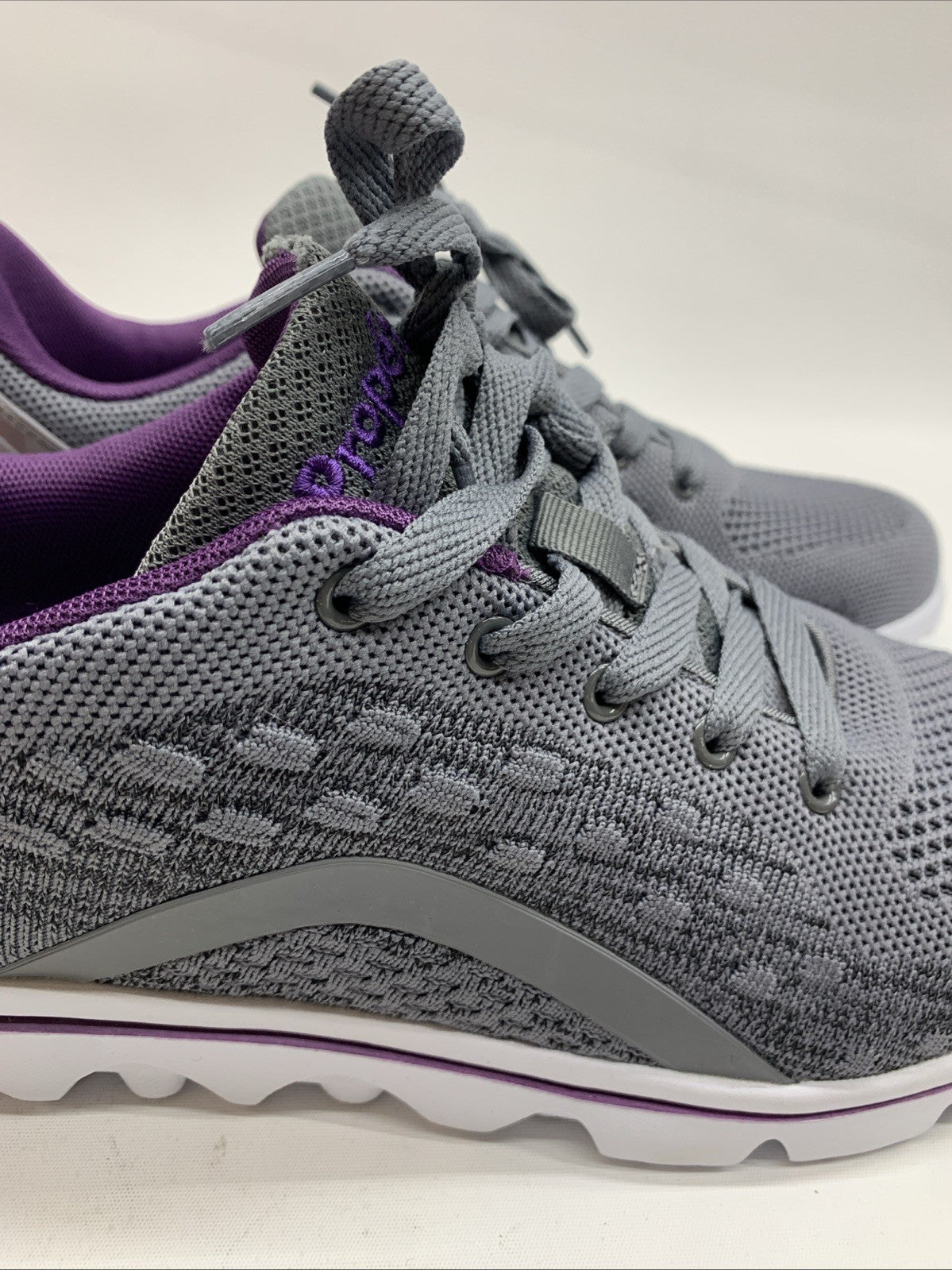 Propet Travelactiv Axial Walking Womens Grey Athletic Shoes Size 9.5 XX(4E) Lace