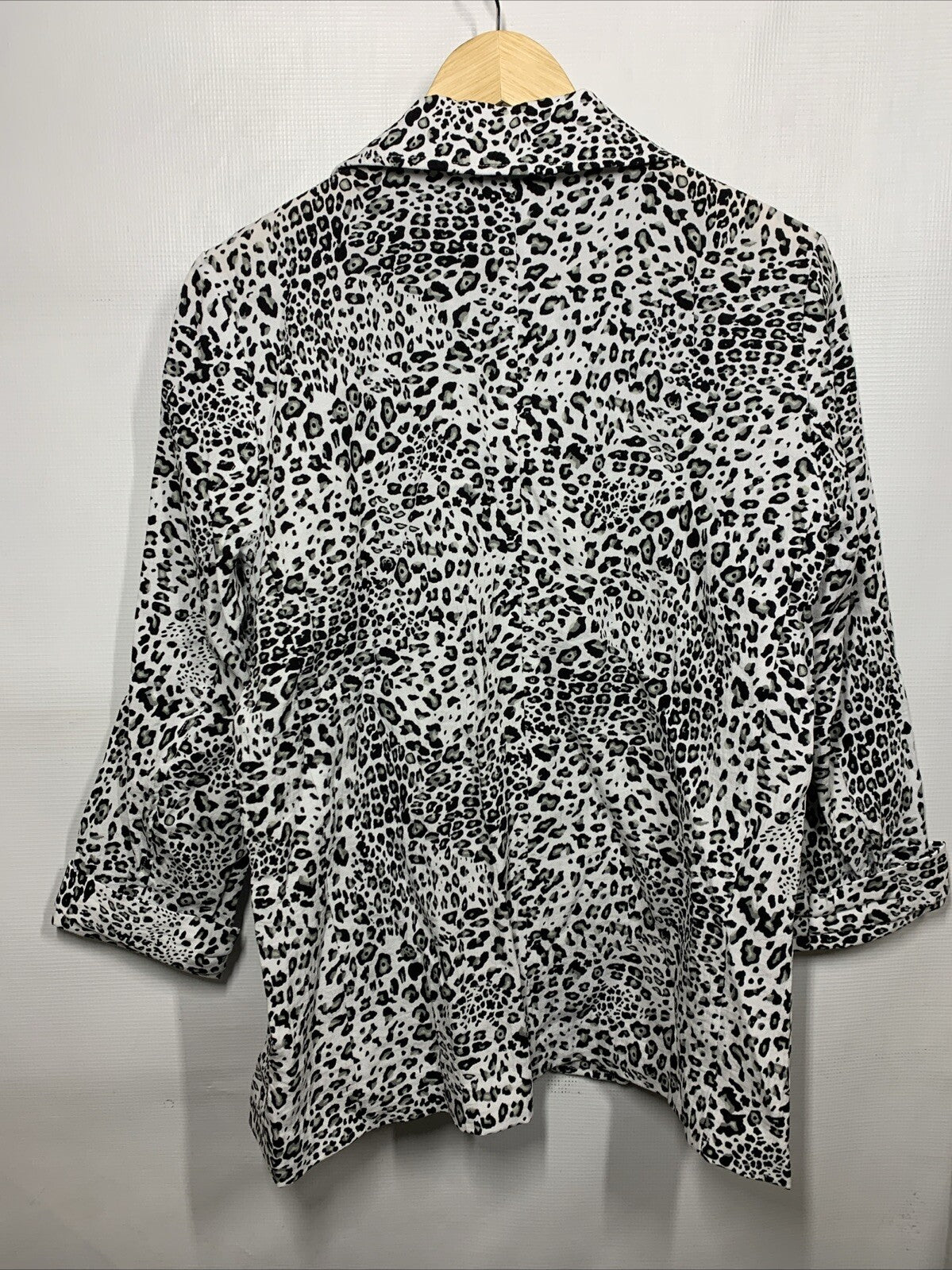 MULTIPLES Women's Tucked Cuff Three Quarters Sleeve Lapel Front Jacket Size M