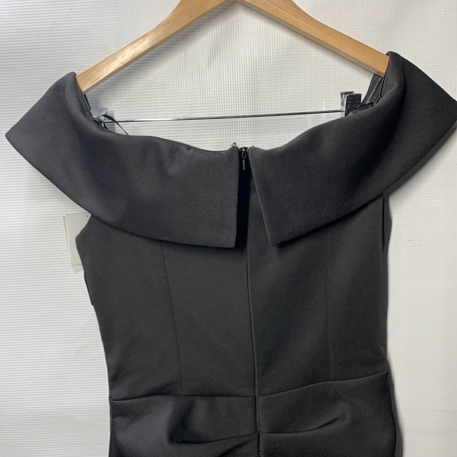 Xscape Women's Off-The-Shoulder Scuba Crepe Evening Cocktail Dress Size 8 Black