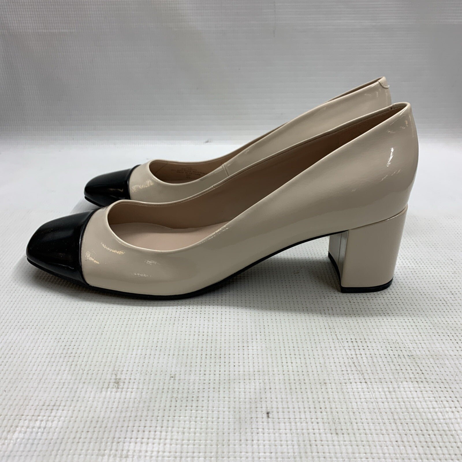 Bandolino Candy3 Womens Ivory 150 Block Heeled Sandal Slip-on Size 11 Square Toe