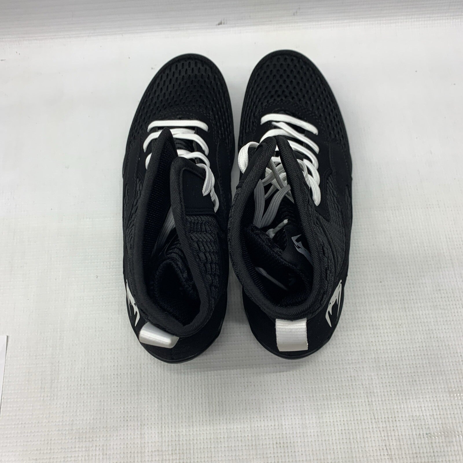 Venum Contender Mens 8.5 High Top Boxing/MMA Shoes Black/White Mid-cut Lace-up