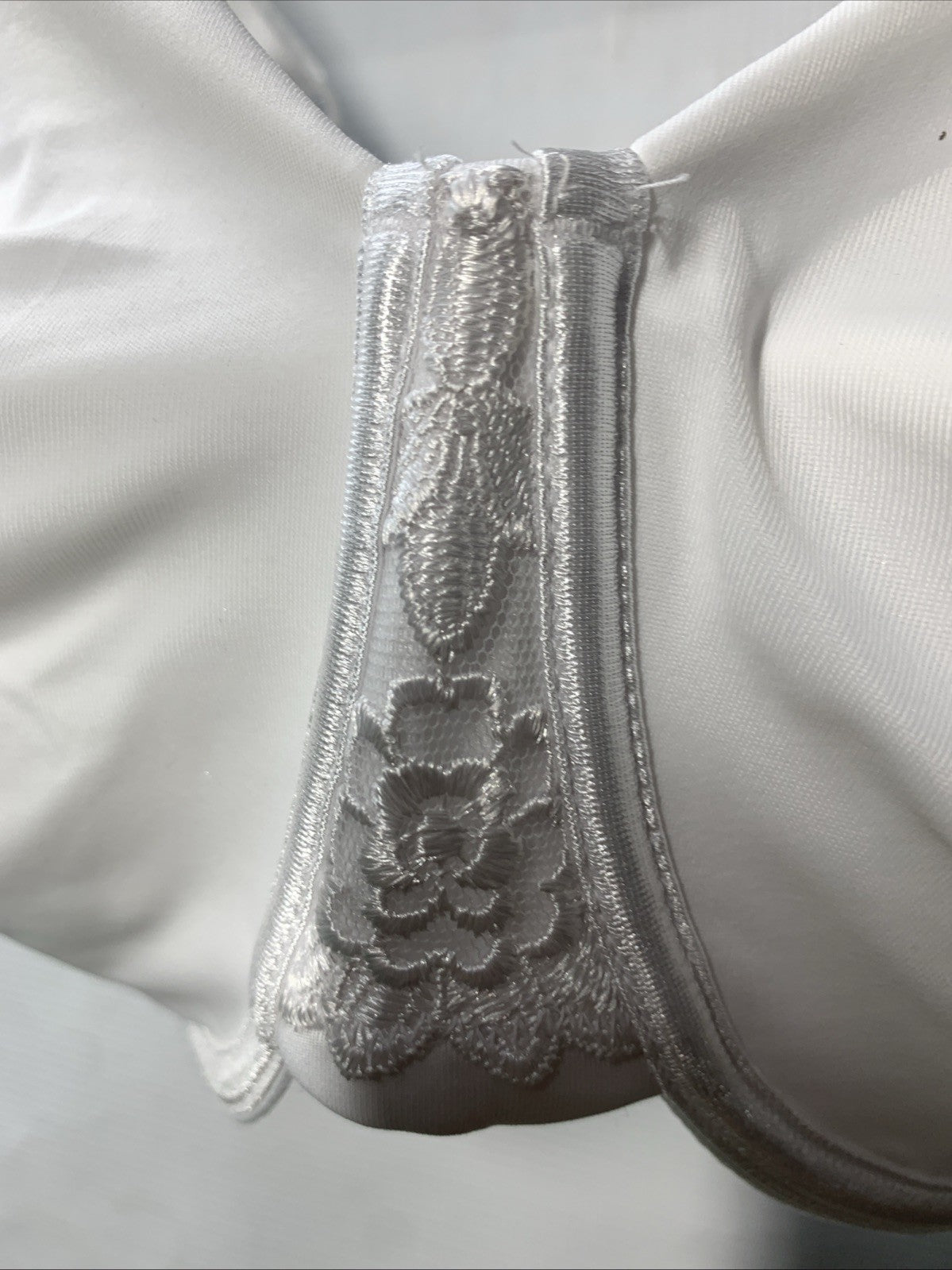 Vanity Fair Beauty Back Smoothing Full Figure Minimizer Bra 76080 Size 34H White