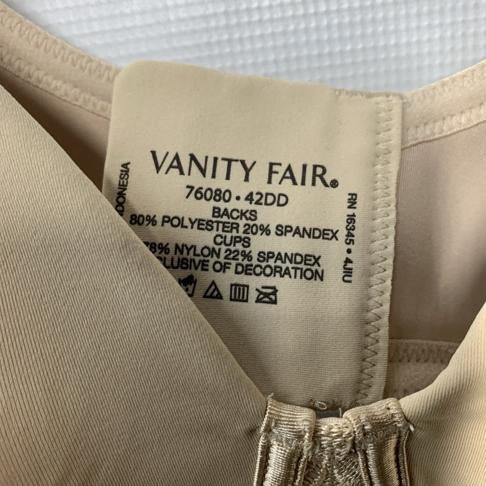Vanity Fair Beauty Back Smoothing Full Figure Minimizer Bra 76080 42DD Beige