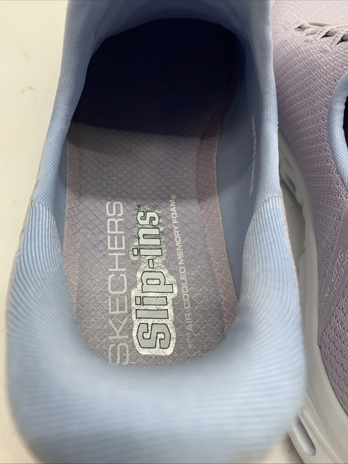 Skechers Women's Glide-Step-Pursuit Hands Free Slip-ins Sneaker Pull-On Lavender