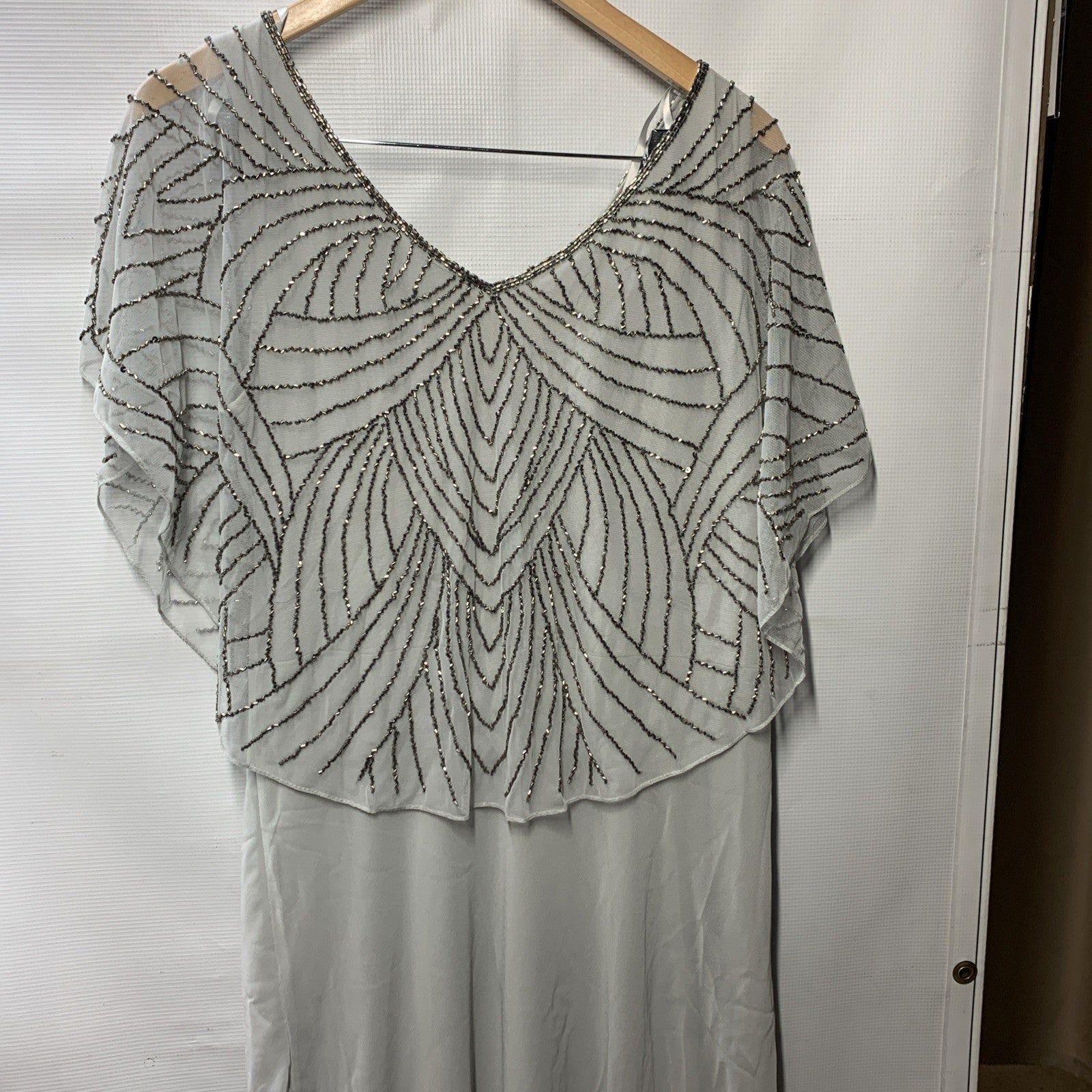 J Kara Sequin Capelet Long Beaded Dress V-neck Pull On Size 14p Gray/sliver