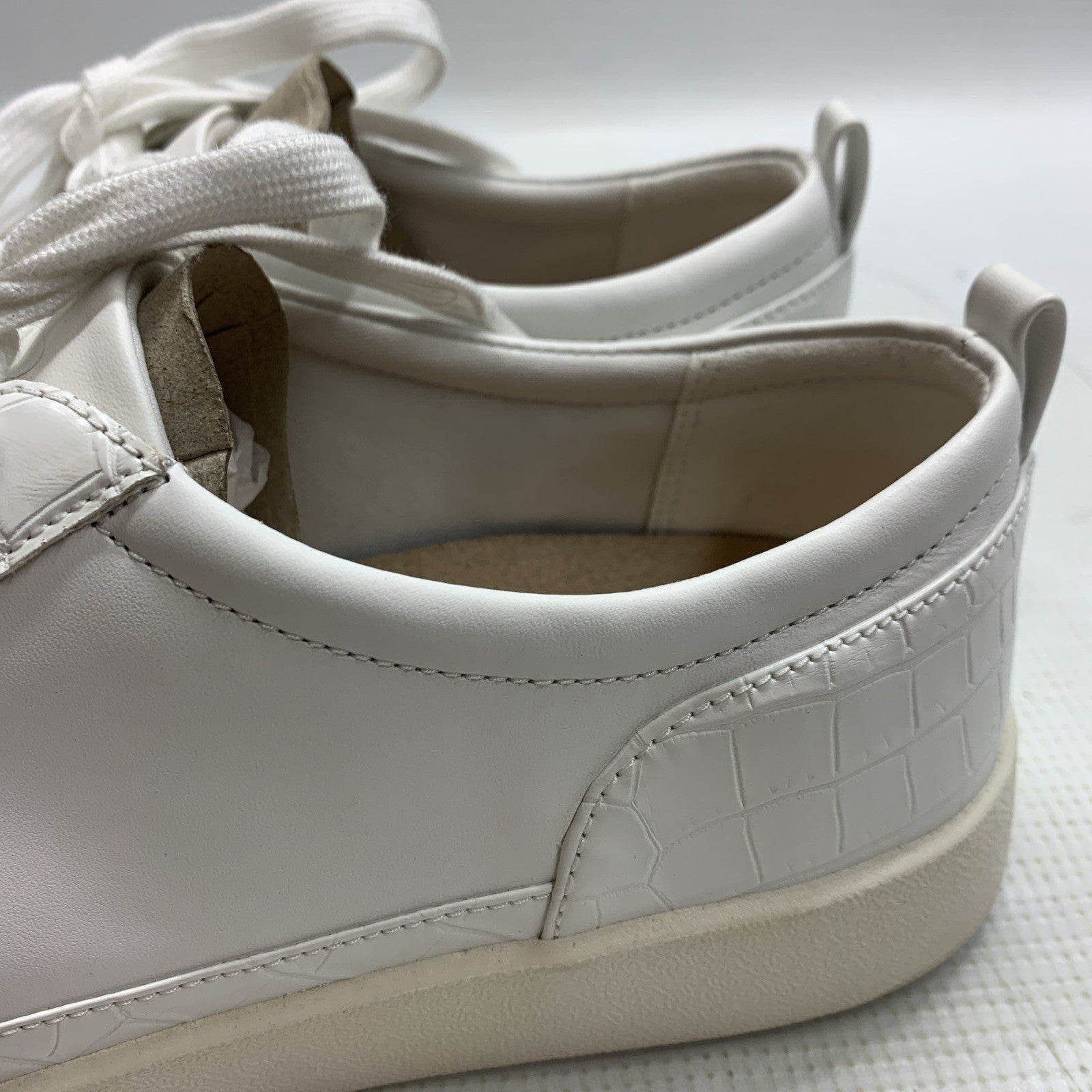 Vionic Womens Winny White Fashion Sneakers Size 9 Casual Comfort Shoes Lace-up