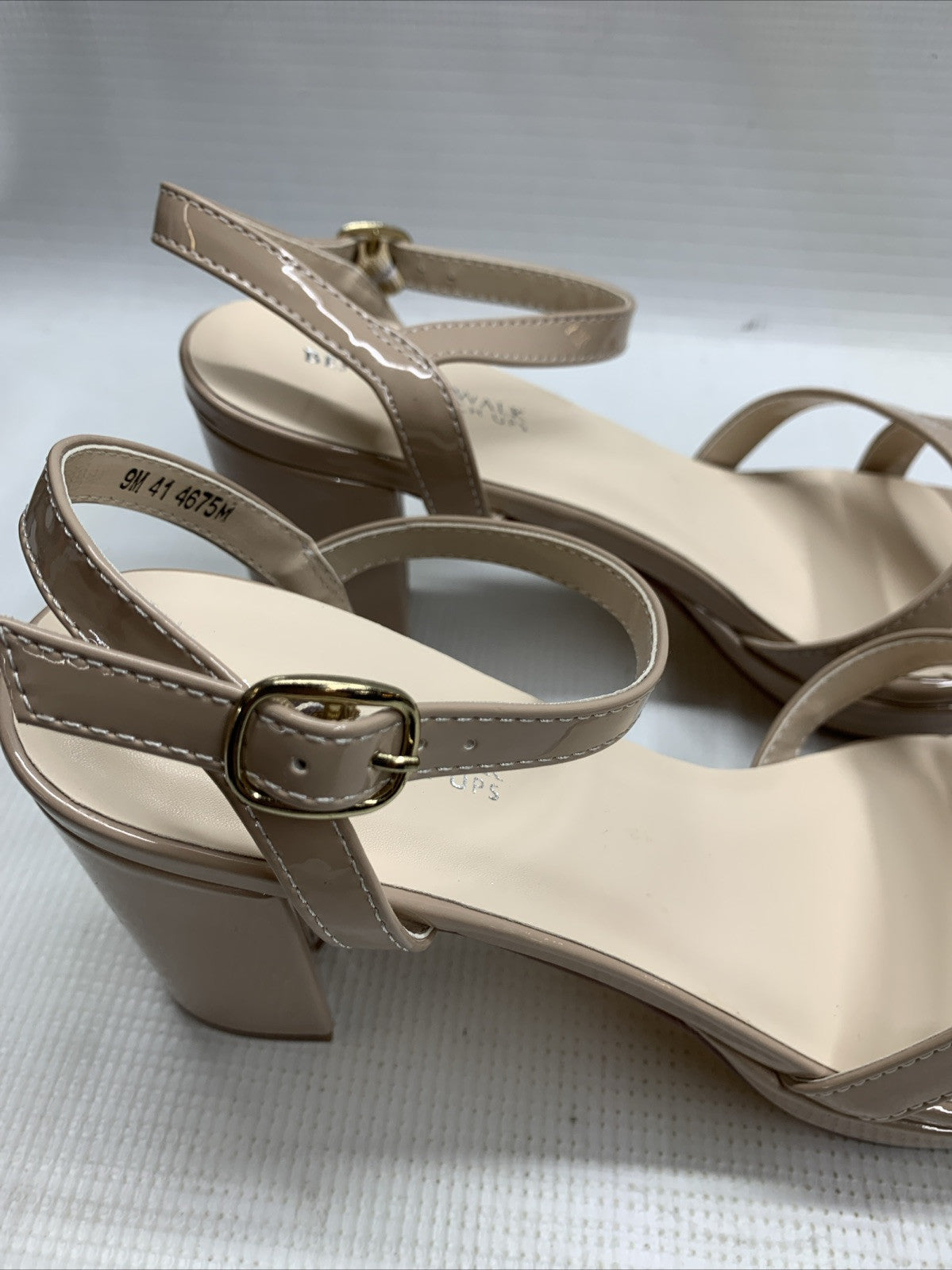 Touch Ups Women's Harmon Block Heeled Sandal Nude Size 9M Buckle Open Toe 4675M