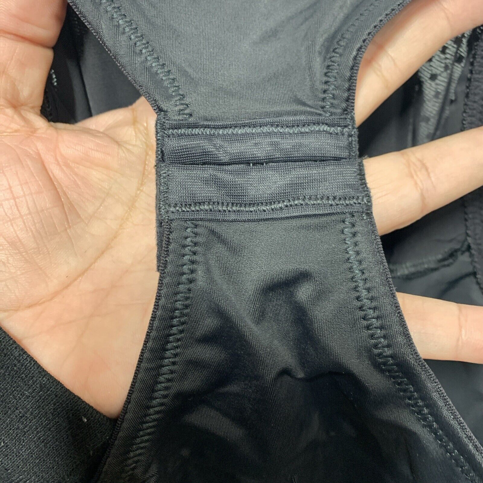Bali Body Shaper Cool Comfort Built-in Underwire Bra Built-in Minimizer BLK 38C