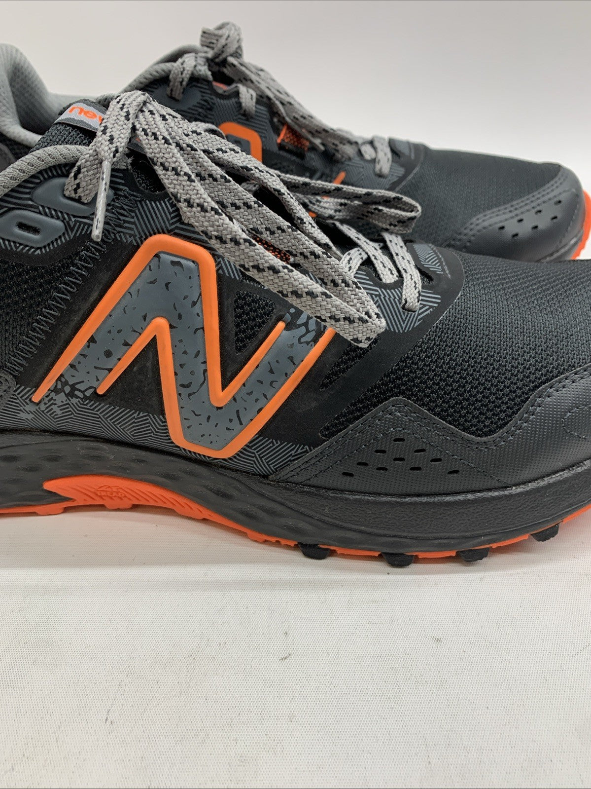 Men's Athleisure New Balance 410 v8 Trail Running Shoe Black/Orange Size 11