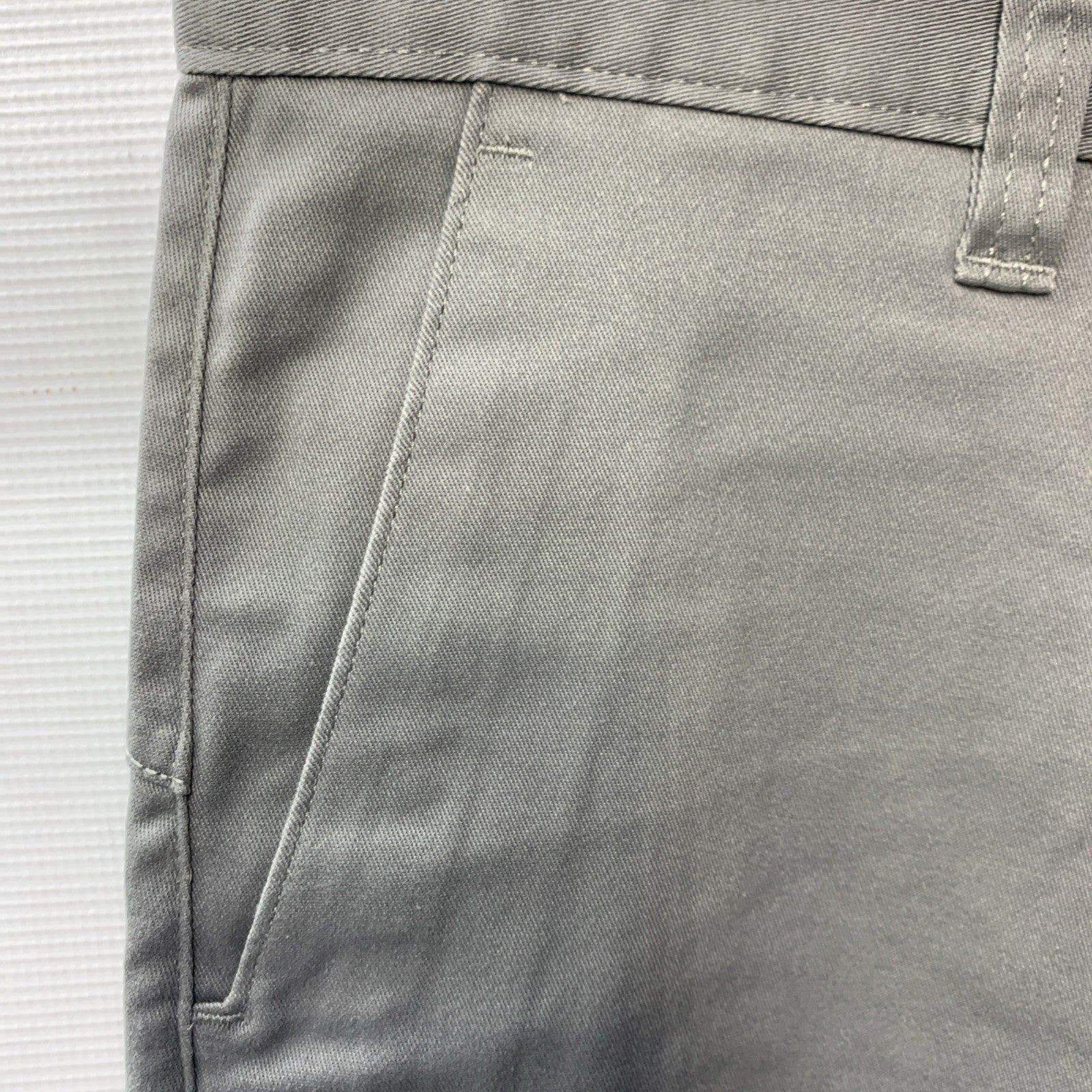 Volcom Men's VMonty Stretch 22 Chino Shorts A09117V3 Size 34 Dark Gray w/Pockets