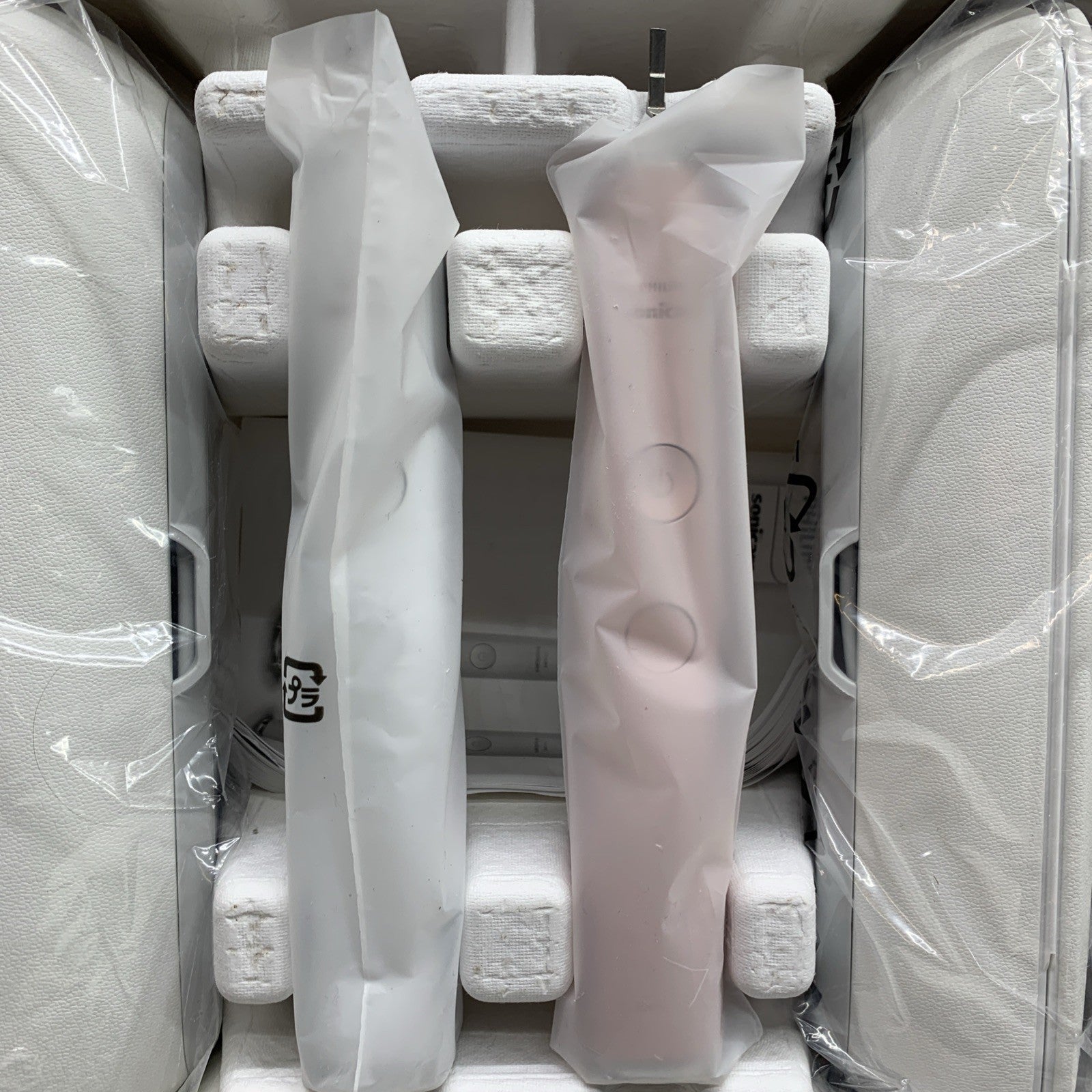 Philips Sonicare Diamond Clean White/ Pink Electric Toothbrush Read - NO HEAD