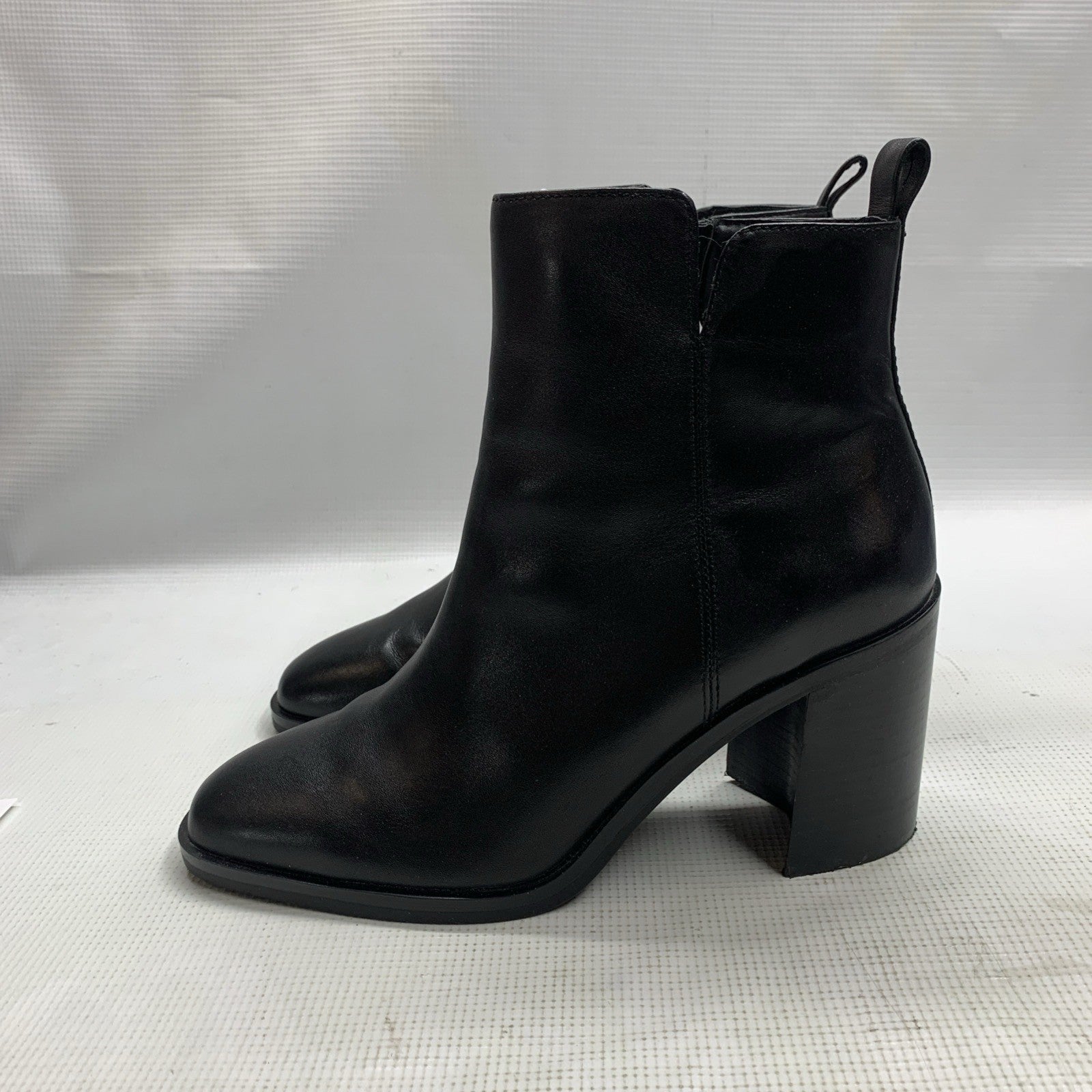 ALDO Womens Hay Ankle Boot Black Size 10 B HAY-001 001-043 Block Heel Almond Toe