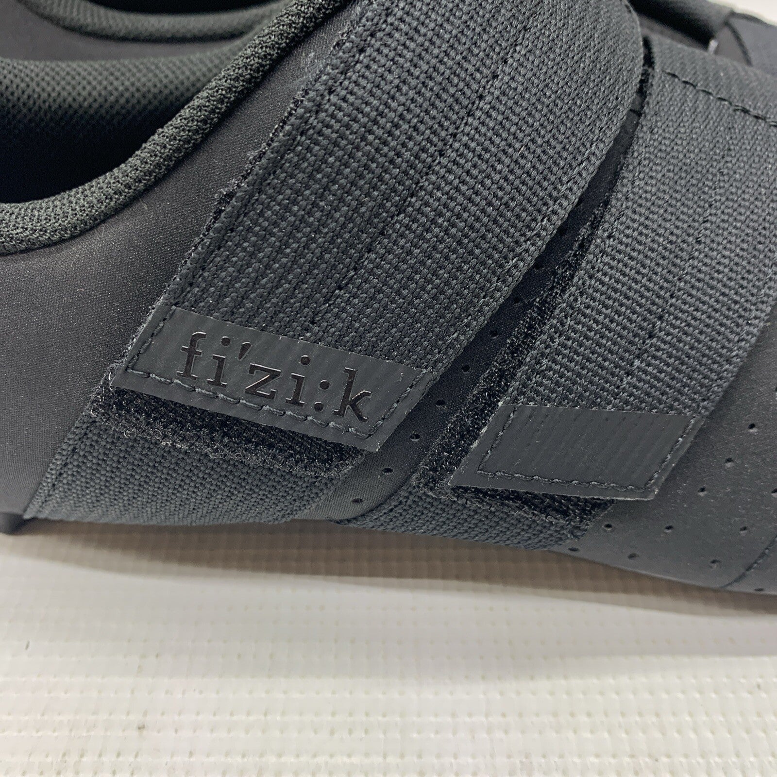 Fi'zi:k Tempo R5 Powerstrap Cycling Shoe Black Size 8.5 Hook & Loop Lightweight