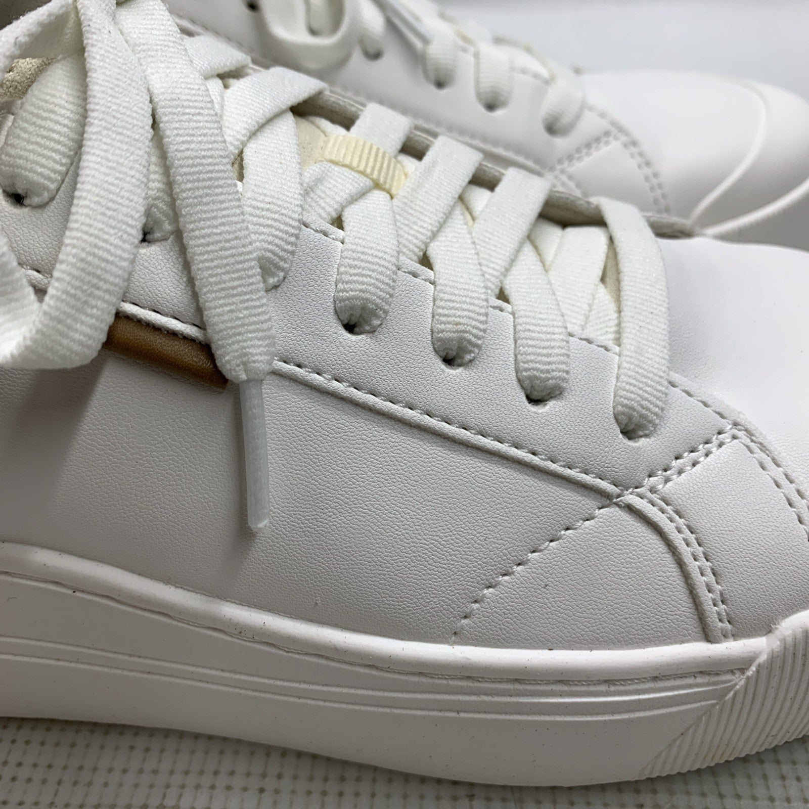 Dr. Scholls Time Off Shoes Womens Size 9W White Lace Up Low Top Sneaker Low-top
