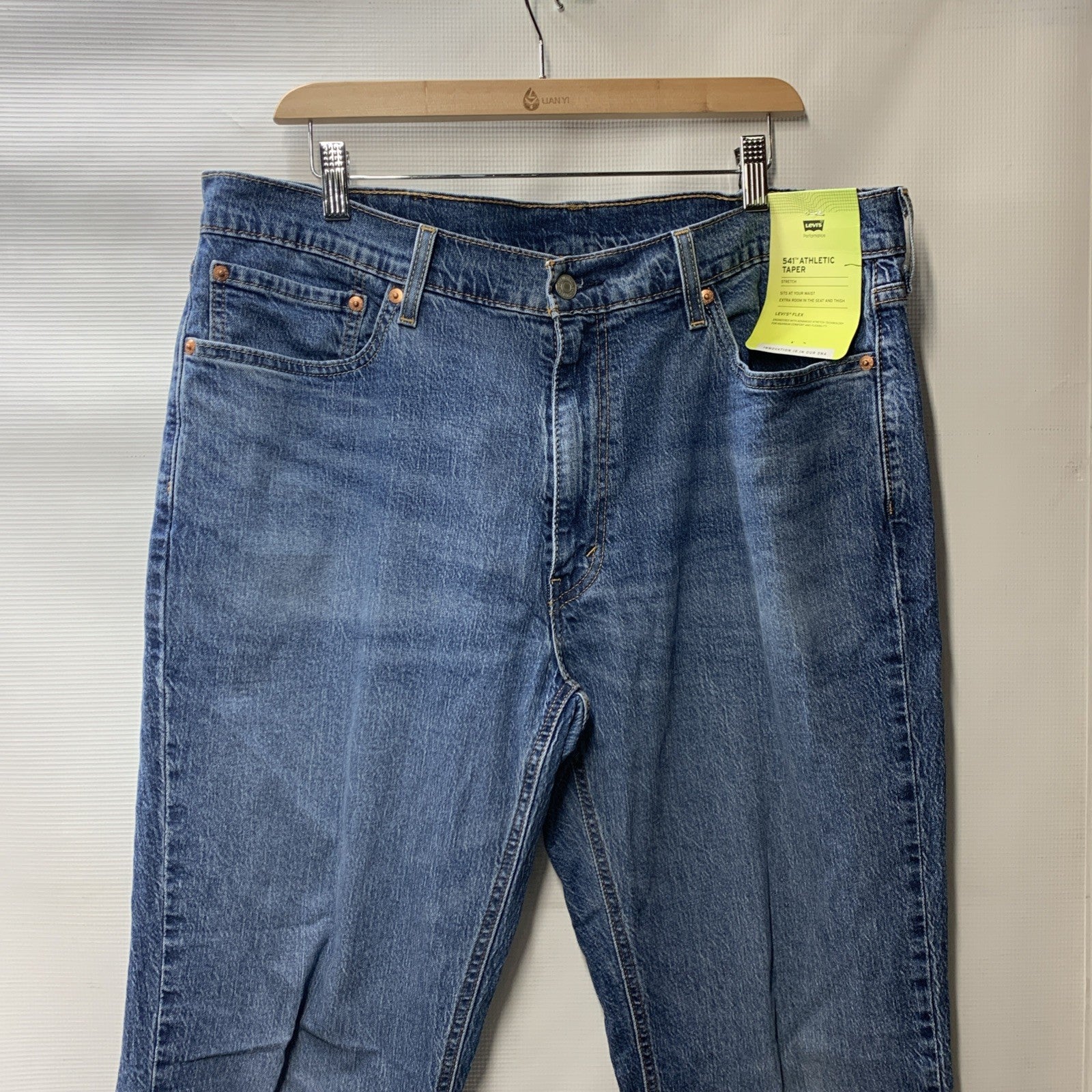 Levis 541 Jeans Men 38x32 Athletic Taper Stretch Flex Extra Room Blue Long Pants