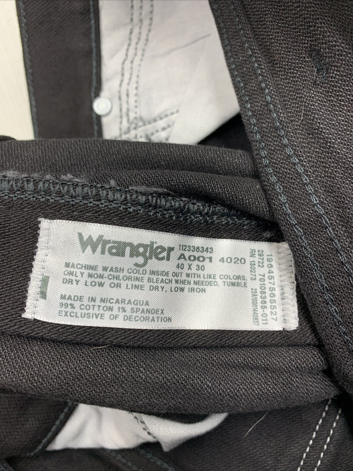 Wrangler Men s Cowboy Cut Slim Fit Jean Size 40x30 Long Pants 112336343 Black