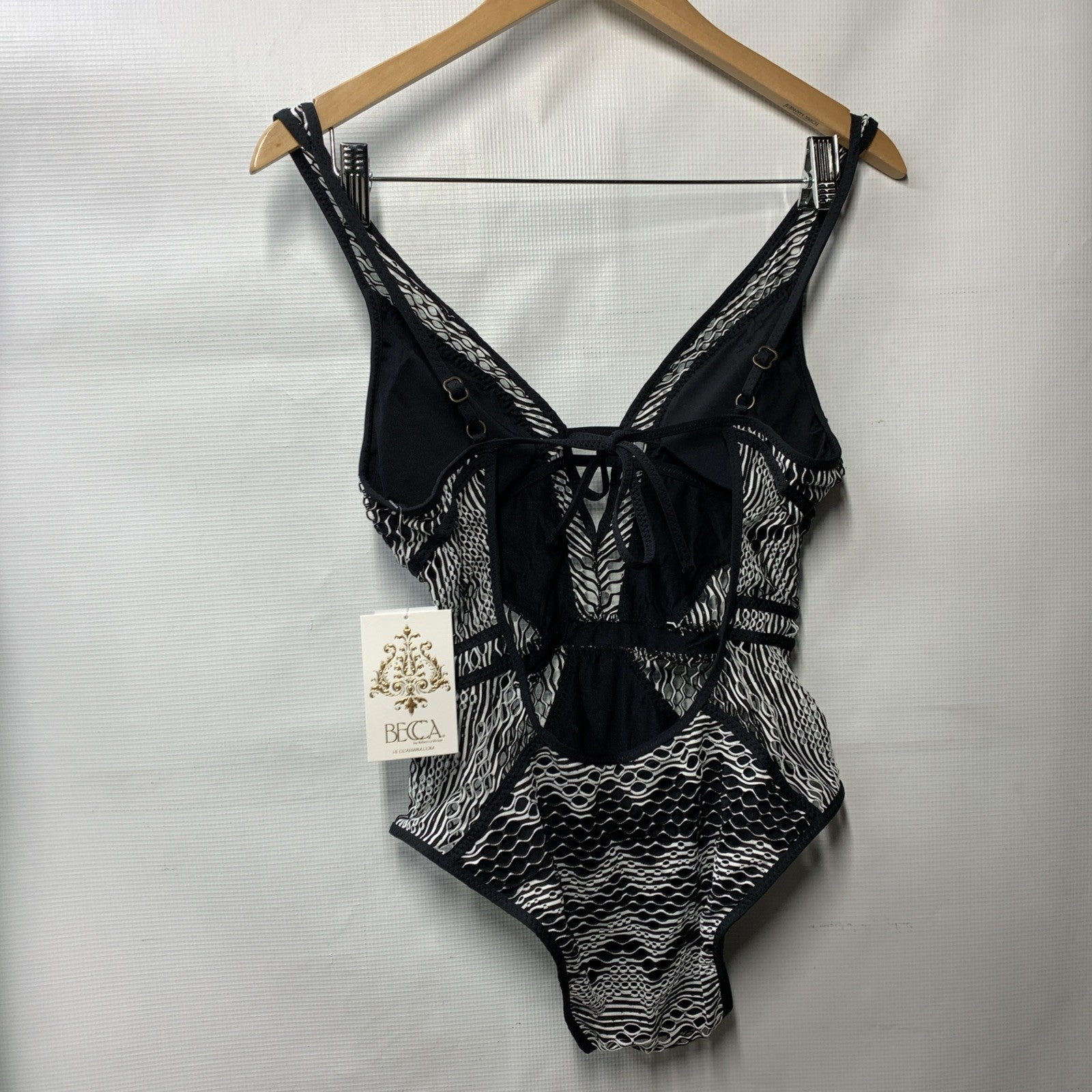 Rebecca Virtue Becca Color Play Crochet Plunge One-Piece Women's 551057A Medium