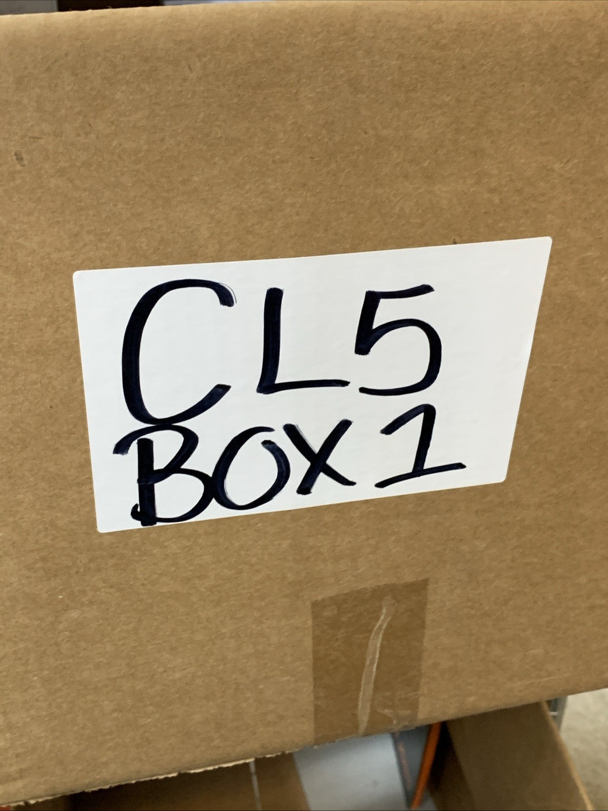 DonJoy Lateral J Patella Medium Hinged Neoprene Knee Support Brace for Right Leg