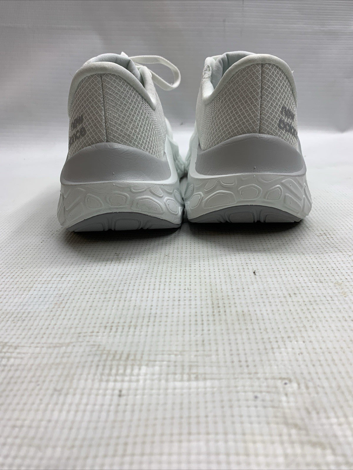 New Balance Fresh Foam X 860v14 Athletic Shoes Women’s White 8 Lace-up W860T14