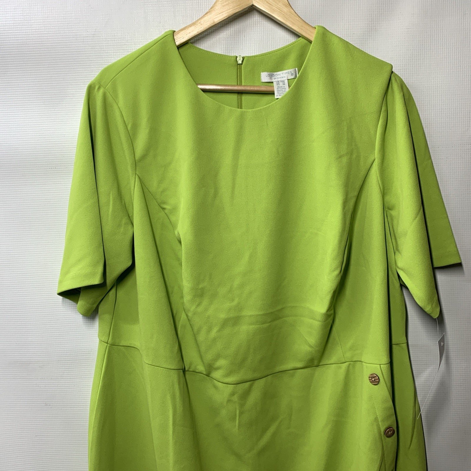 London Times Women's Short Sleeve Knee Length Crew Neck Side Button Green 18W