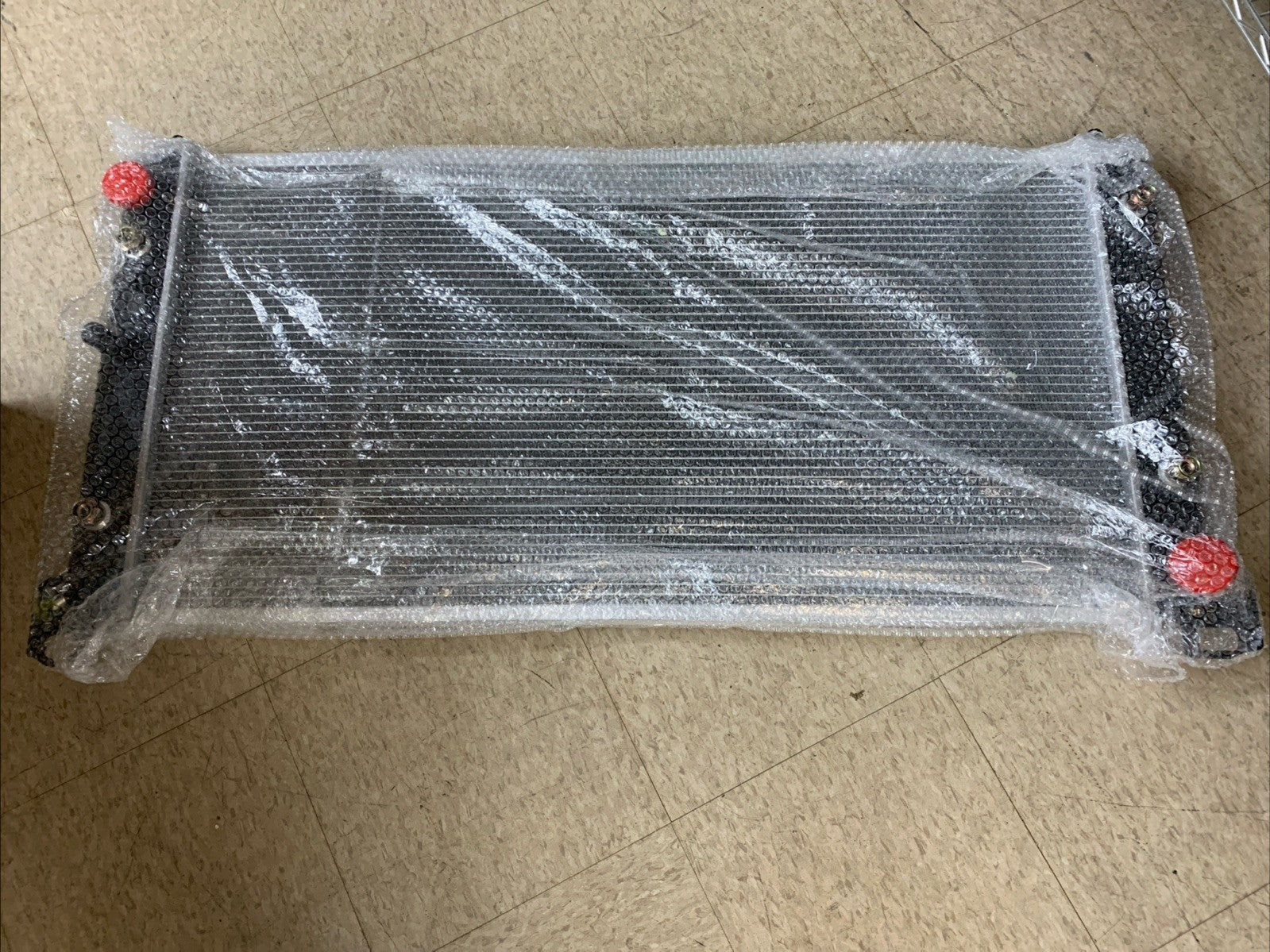 M-AUTO Aluminum Radiator Compatible with 01-02 Chevrolet GMC Silverado Sierra