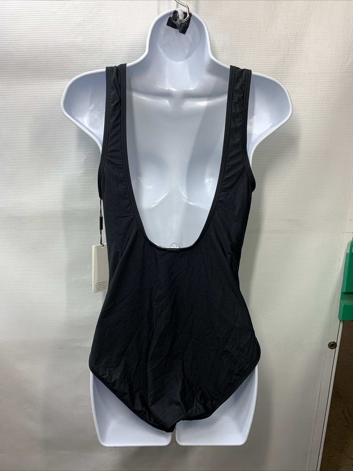Calvin Klein Women's Standard High Neck Cutout One Piece Swimsuit Size 8 Black