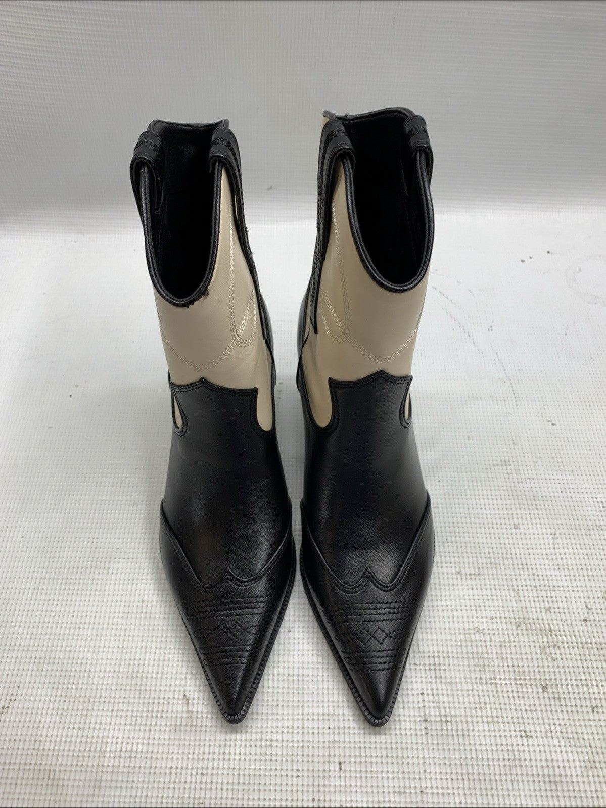 Circus NY by Sam Edelman Women's Yolanda Western Heel Boot Size 6 Black Vanilla