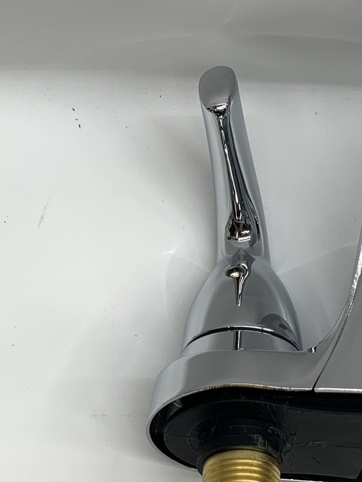 Delta B2510LF Centerset Bathroom Faucet Chrome 2-Handle Bathroom Sink Faucet