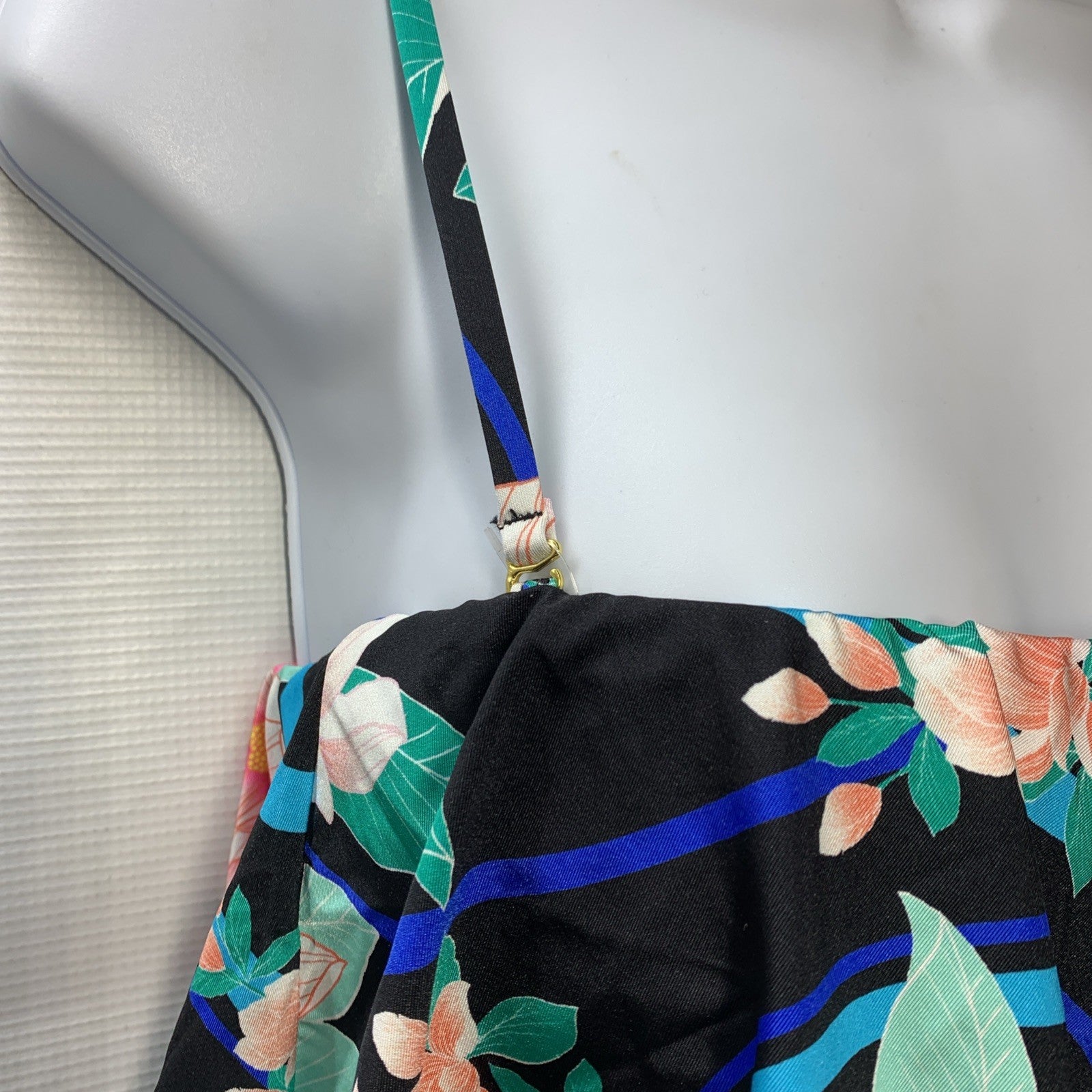 La Blanca Women's Bandeau Bikini Swimsuit Top Black Floral LB3ZM76 Swimwear 8