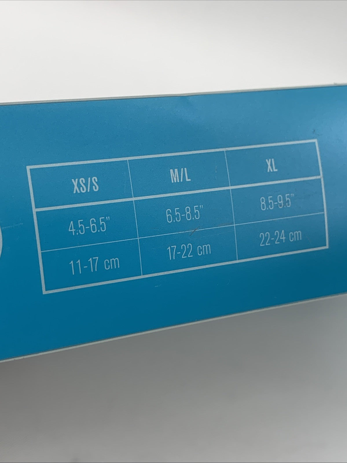 Donjoy Advantage Stabilizing Elastic Wrist Left with Palmer Stay Size XS/S Beige