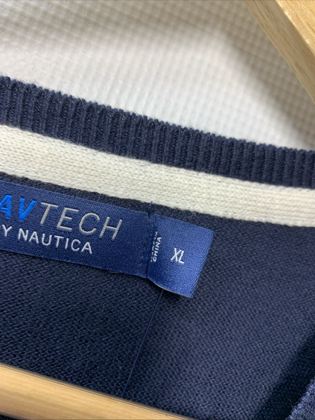 Nautica Men's Navtech Performance Classic-Fit Soft V-Neck Sweater Size XL Navy